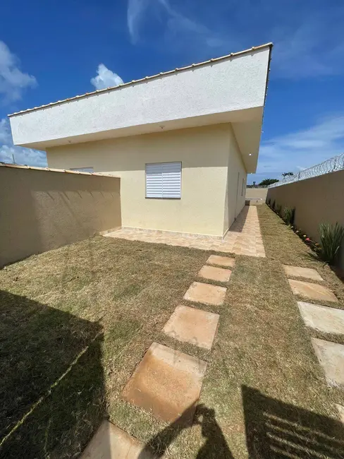 Foto 2 de Casa com 2 quartos à venda, 150m2 em Itanhaem - SP