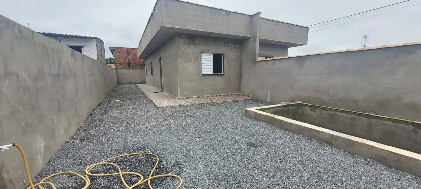 Foto 1 de Casa com 2 quartos à venda, 150m2 em Itanhaem - SP