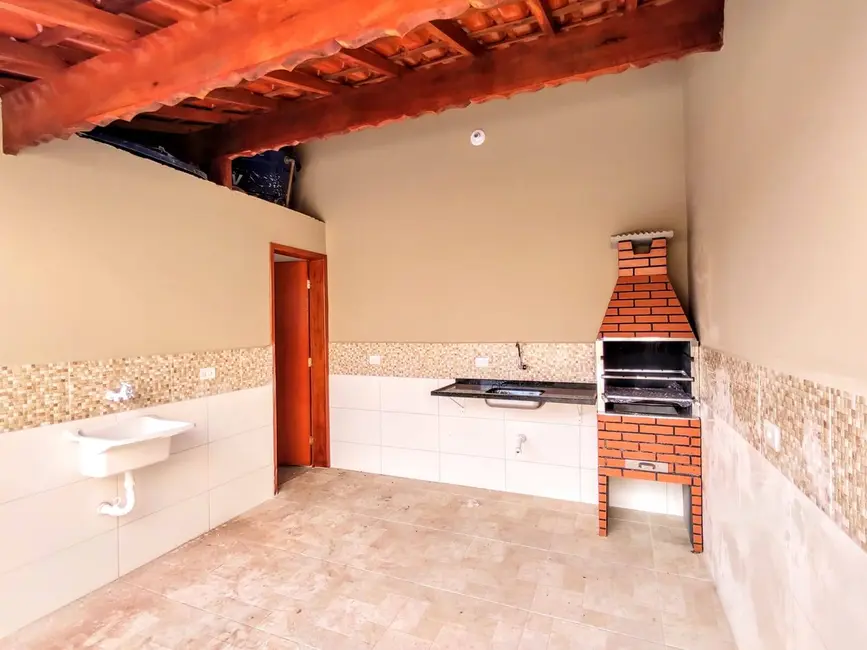 Foto 3 de Casa com 2 quartos à venda, 85m2 em Mongagua - SP