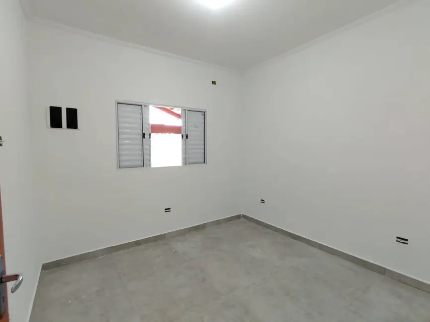 Foto 8 de Casa com 2 quartos à venda, 85m2 em Mongagua - SP