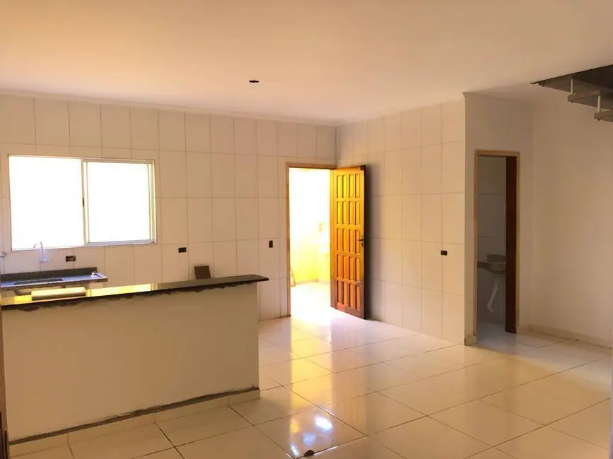 Sobrado com 2 quartos à venda, 60m2 em Itanhaem - SP - imagem 2 Foto 2 de Sobrado com 2 quartos à venda, 60m2 em Itanhaem - SP