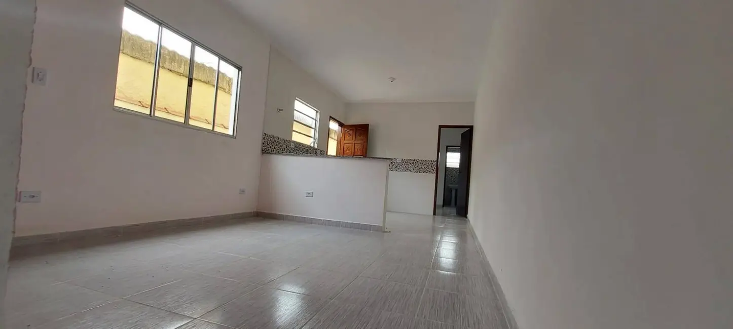 Foto 9 de Casa com 2 quartos à venda, 60m2 em Mongagua - SP