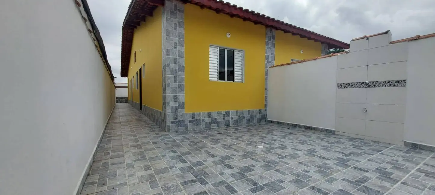 Foto 1 de Casa com 2 quartos à venda, 60m2 em Mongagua - SP