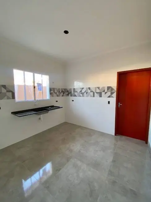 Foto 4 de Casa com 2 quartos à venda, 125m2 em Mongagua - SP