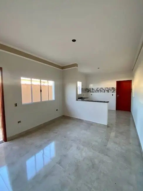 Foto 2 de Casa com 2 quartos à venda, 125m2 em Mongagua - SP