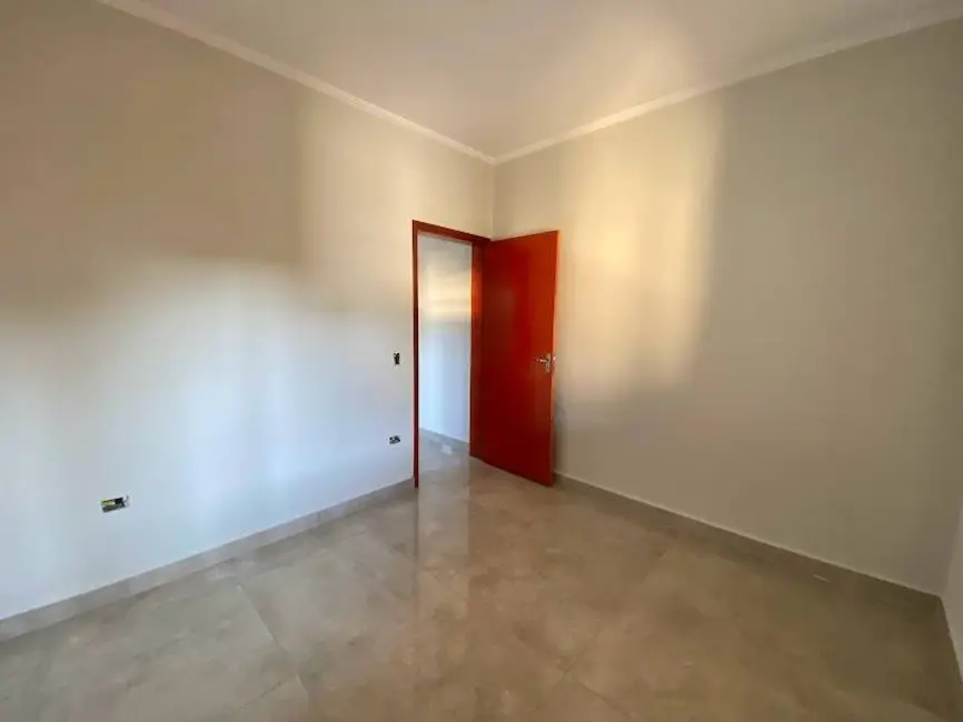 Foto 8 de Casa com 2 quartos à venda, 125m2 em Mongagua - SP