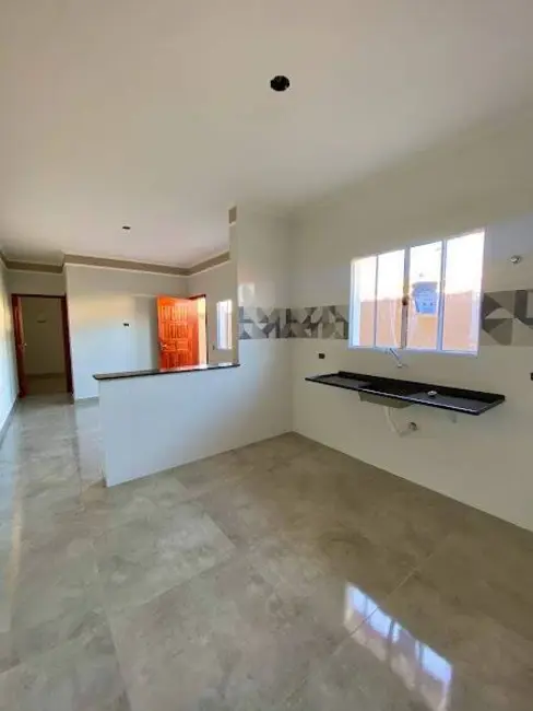 Foto 3 de Casa com 2 quartos à venda, 125m2 em Mongagua - SP