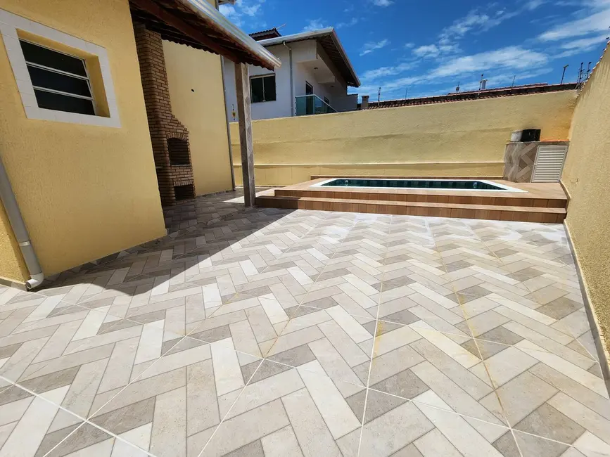 Foto 3 de Casa com 2 quartos à venda, 750m2 em Itanhaem - SP