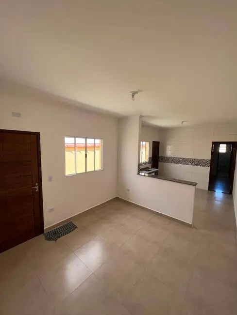 Foto 2 de Casa com 2 quartos à venda, 150m2 em Itanhaem - SP