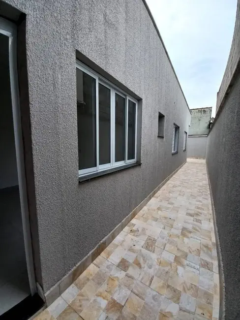 Foto 2 de Casa com 2 quartos à venda, 63m2 em Itanhaem - SP
