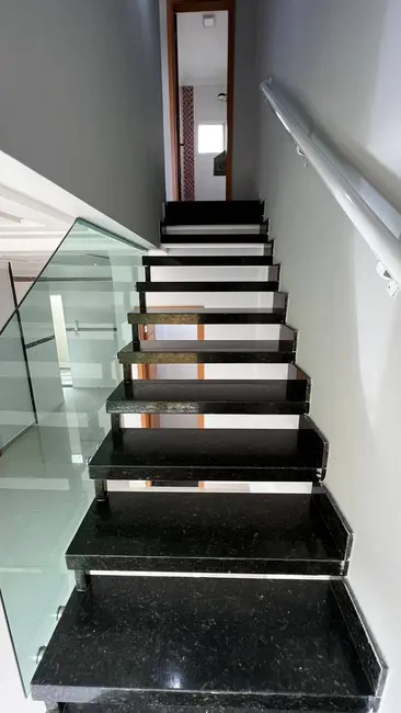 Sobrado com 3 quartos à venda, 73m2 em Mirim, Praia Grande - SP - imagem 5 Foto 5 de Sobrado com 3 quartos à venda, 73m2 em Mirim, Praia Grande - SP