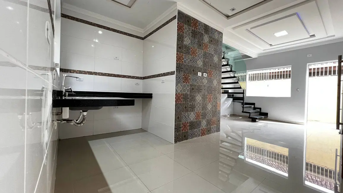 Sobrado com 3 quartos à venda, 73m2 em Mirim, Praia Grande - SP - imagem 2 Foto 2 de Sobrado com 3 quartos à venda, 73m2 em Mirim, Praia Grande - SP
