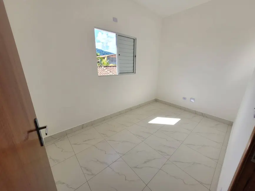 Foto 4 de Casa com 2 quartos à venda, 78m2 em Itanhaem - SP