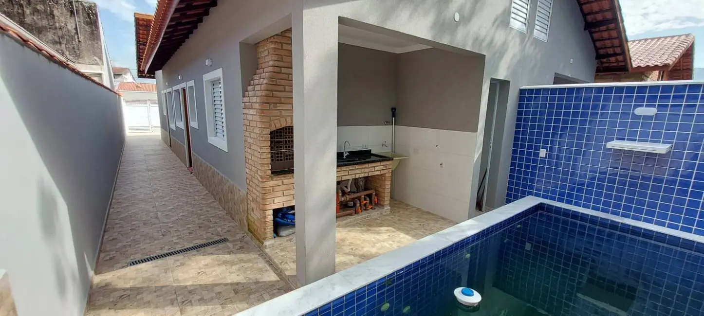 Foto 1 de Casa com 2 quartos à venda, 150m2 em Itanhaem - SP