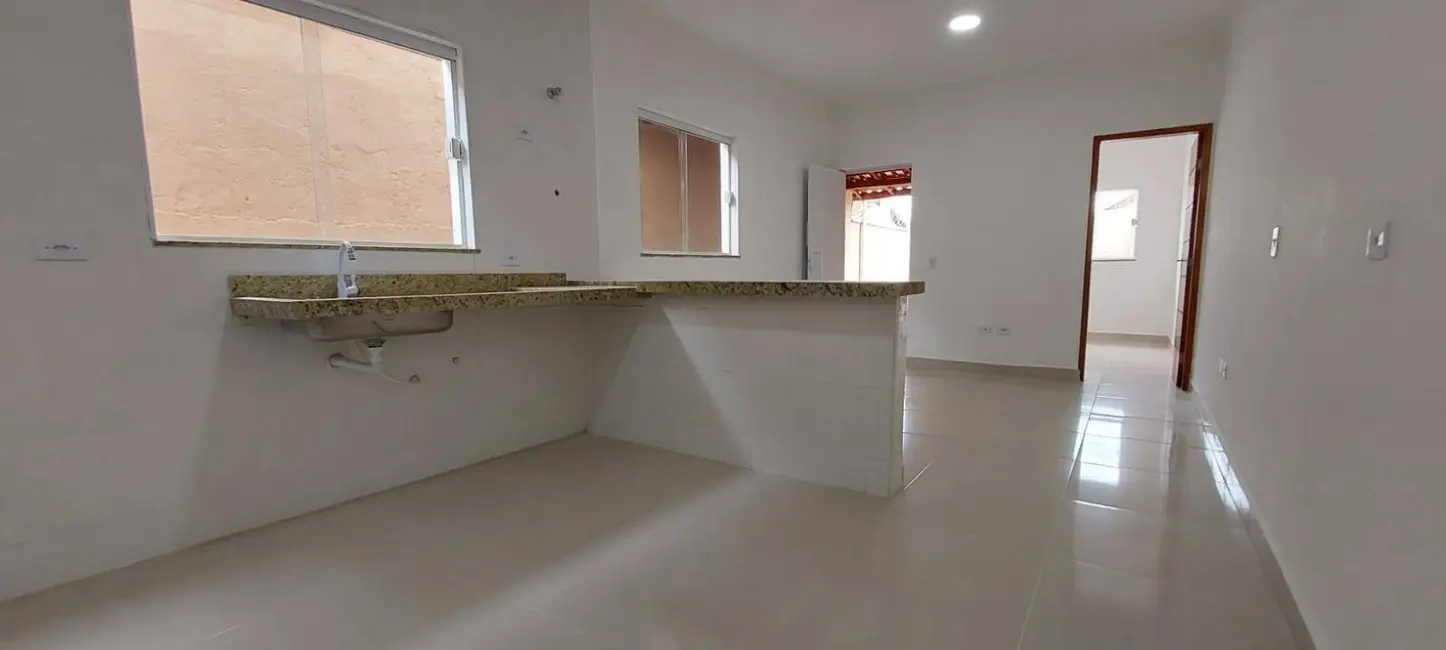Foto 2 de Casa com 3 quartos à venda, 145m2 em Itanhaem - SP