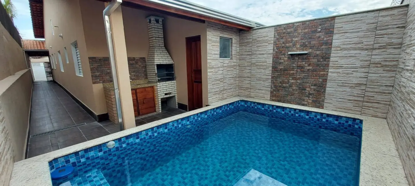 Foto 1 de Casa com 3 quartos à venda, 145m2 em Itanhaem - SP