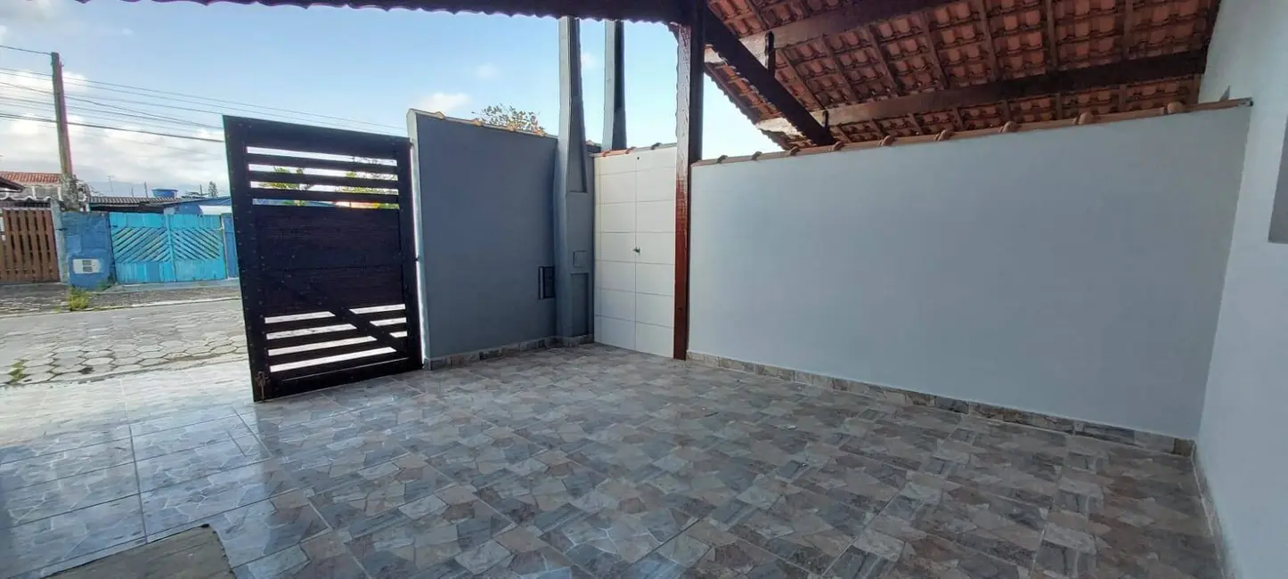 Foto 2 de Casa com 2 quartos à venda, 89m2 em Mongagua - SP