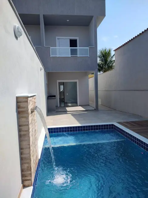 Sobrado com 3 quartos à venda, 160m2 em Itanhaem - SP - imagem 3 Foto 3 de Sobrado com 3 quartos à venda, 160m2 em Itanhaem - SP