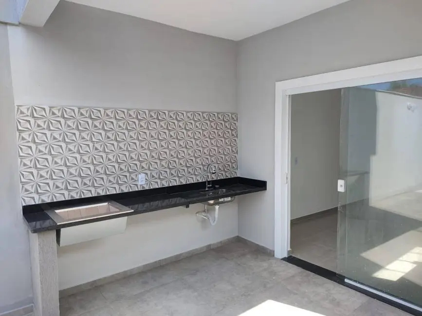 Sobrado com 3 quartos à venda, 160m2 em Itanhaem - SP - imagem 5 Foto 5 de Sobrado com 3 quartos à venda, 160m2 em Itanhaem - SP