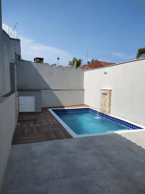 Sobrado com 3 quartos à venda, 160m2 em Itanhaem - SP - imagem 9 Foto 9 de Sobrado com 3 quartos à venda, 160m2 em Itanhaem - SP