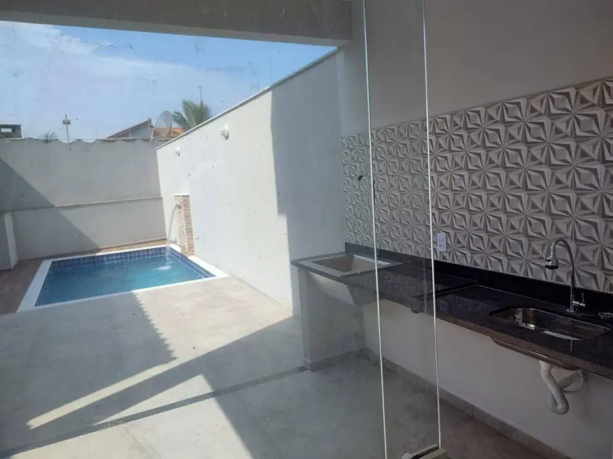 Sobrado com 3 quartos à venda, 160m2 em Itanhaem - SP - imagem 8 Foto 8 de Sobrado com 3 quartos à venda, 160m2 em Itanhaem - SP
