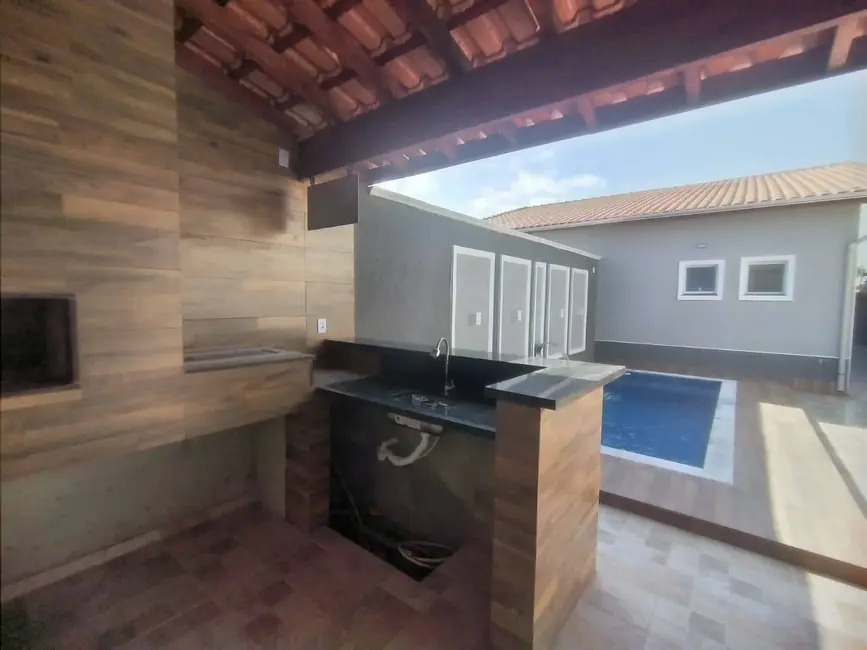 Foto 2 de Casa com 2 quartos à venda, 180m2 em Itanhaem - SP