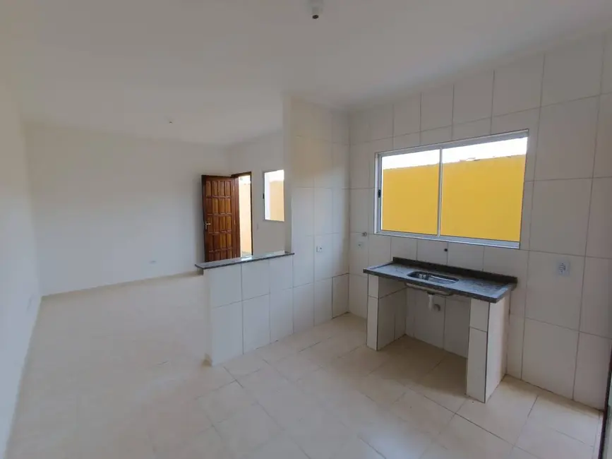 Casa com 2 quartos à venda, 60m2 em Itanhaem - SP - imagem 5 Foto 5 de Casa com 2 quartos à venda, 60m2 em Itanhaem - SP