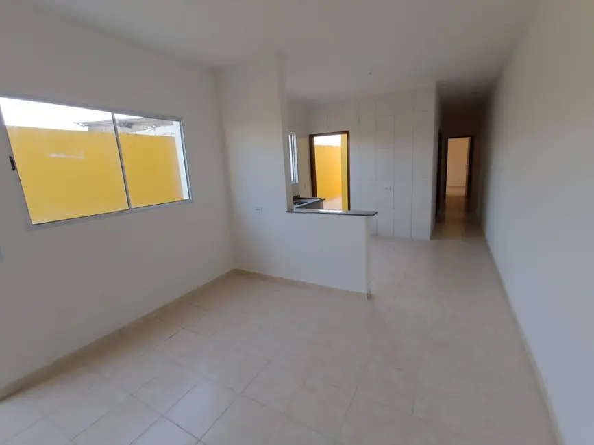 Casa com 2 quartos à venda, 60m2 em Itanhaem - SP - imagem 4 Foto 4 de Casa com 2 quartos à venda, 60m2 em Itanhaem - SP