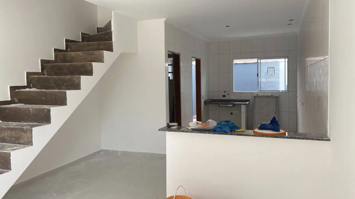 Foto 2 de Casa com 2 quartos à venda, 80m2 em Itanhaem - SP