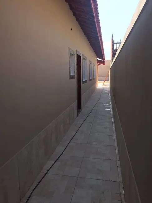 Foto 4 de Casa com 2 quartos à venda, 84m2 em Mongagua - SP