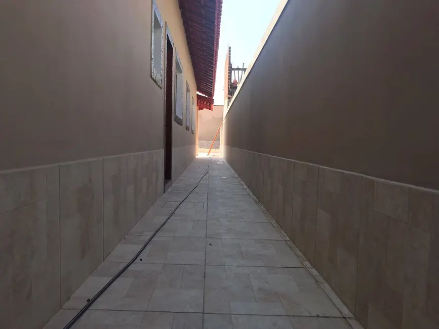 Foto 5 de Casa com 2 quartos à venda, 84m2 em Mongagua - SP