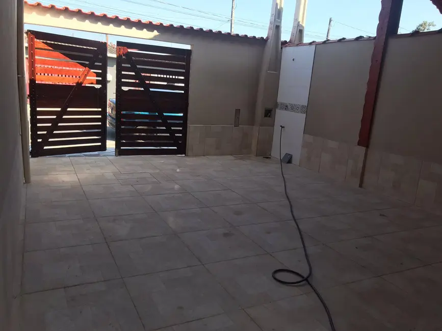 Foto 3 de Casa com 2 quartos à venda, 84m2 em Mongagua - SP