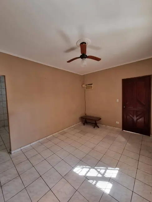 Foto 4 de Casa com 2 quartos à venda, 60m2 em Mongagua - SP