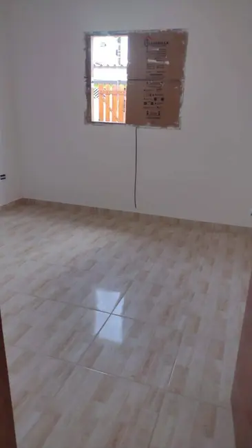 Foto 2 de Casa com 2 quartos à venda, 62m2 em Itanhaem - SP