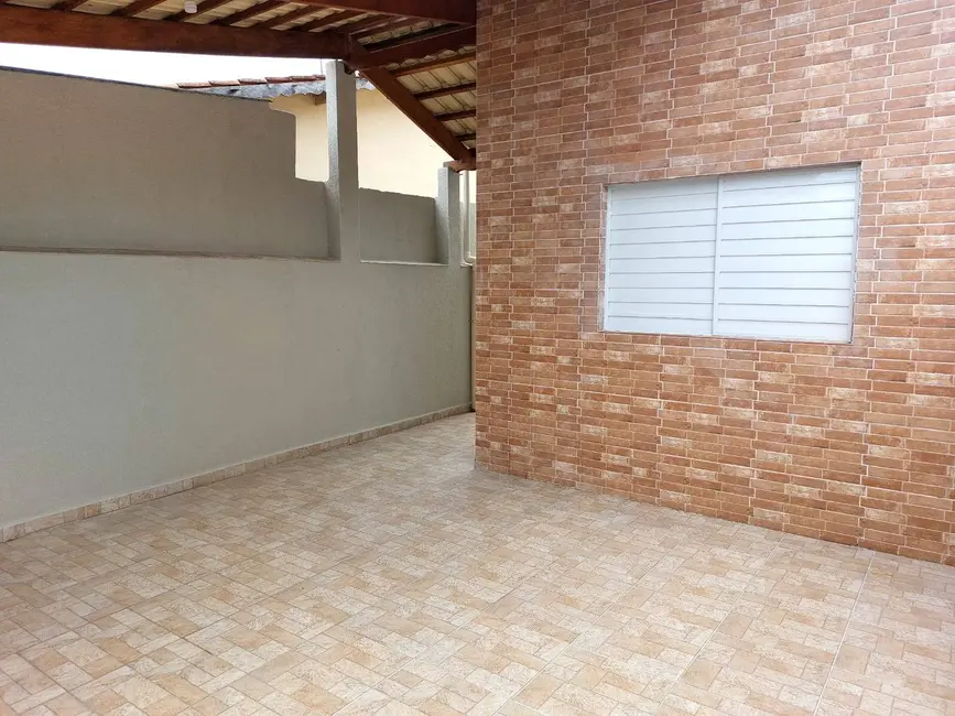 Foto 2 de Casa com 2 quartos à venda, 85m2 em Mongagua - SP