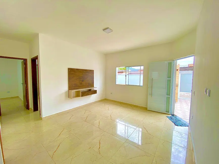 Foto 5 de Casa com 2 quartos à venda, 90m2 em Itanhaem - SP