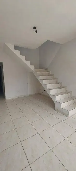 Foto 3 de Sobrado com 2 quartos à venda, 90m2 em Mongagua - SP