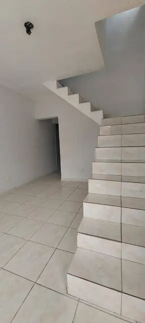 Foto 2 de Sobrado com 2 quartos à venda, 90m2 em Mongagua - SP