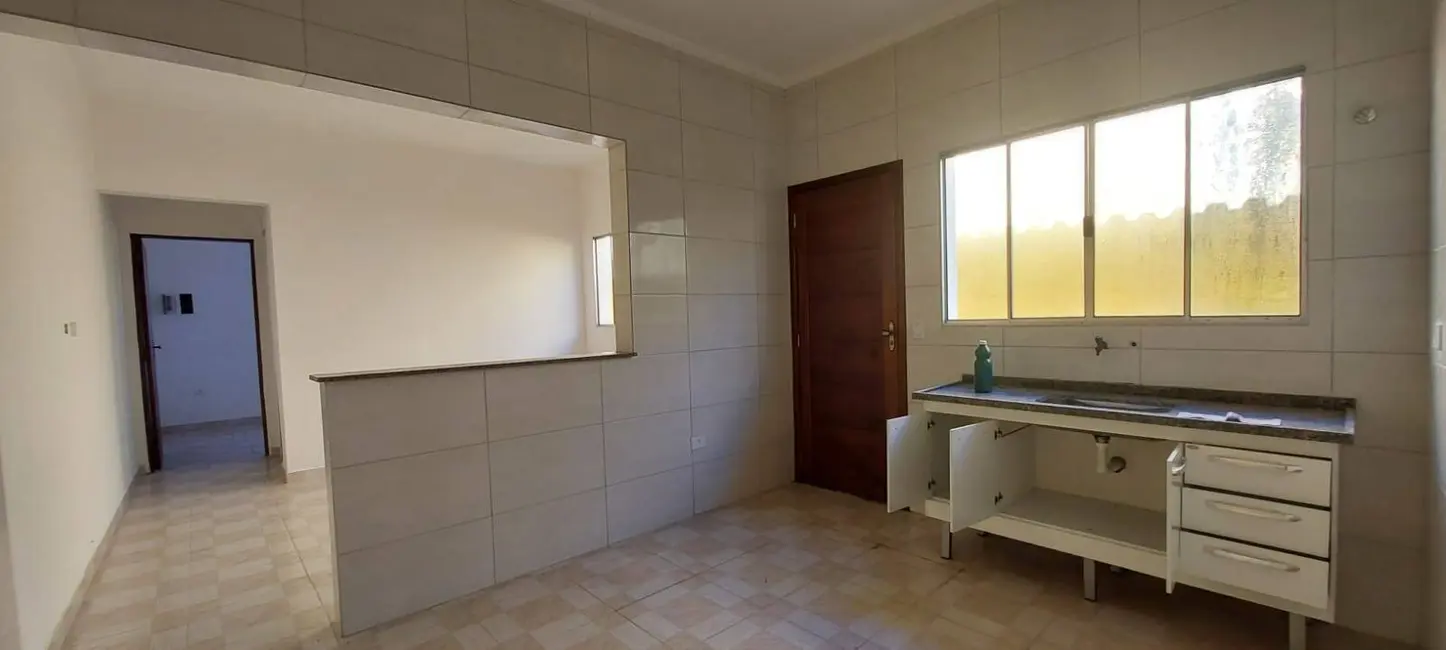 Foto 4 de Casa com 2 quartos à venda, 60m2 em Mongagua - SP
