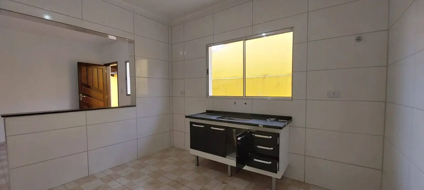 Foto 4 de Casa com 2 quartos à venda, 60m2 em Mongagua - SP