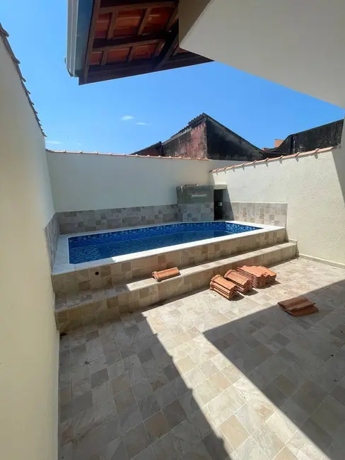 Foto 2 de Casa com 2 quartos à venda, 60m2 em Mongagua - SP