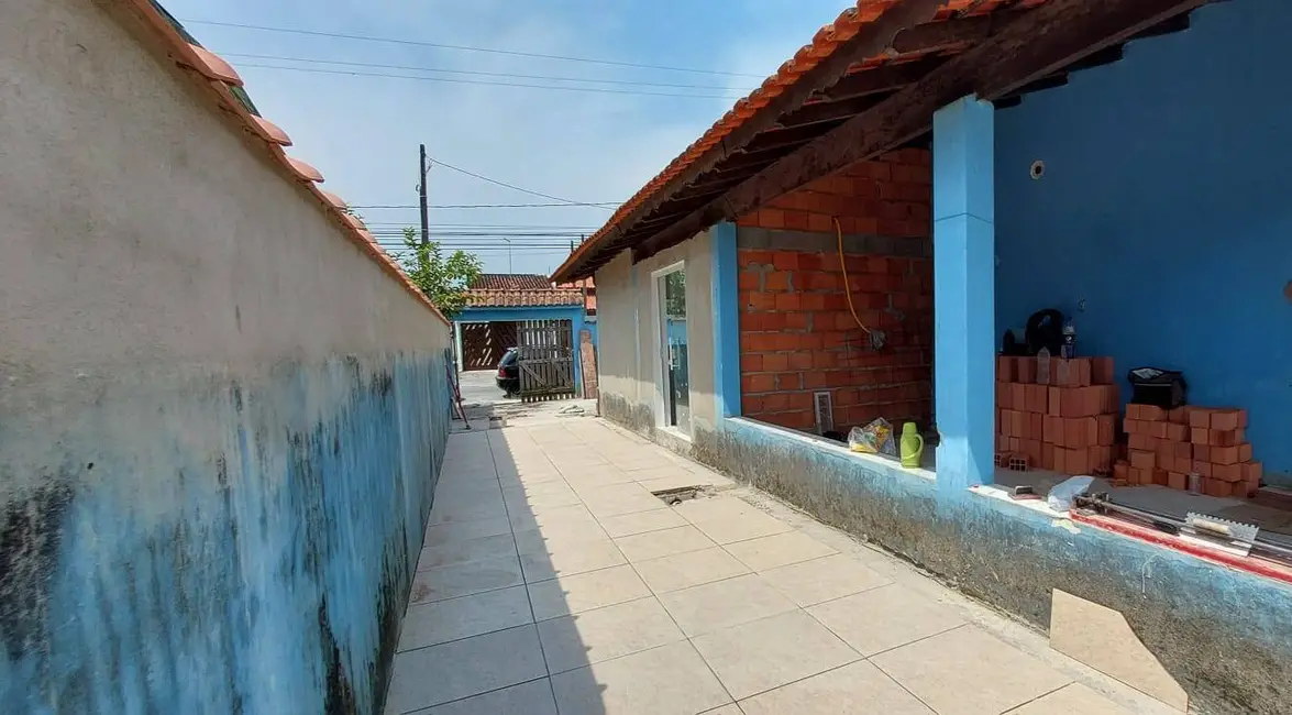 Foto 3 de Casa com 2 quartos à venda, 90m2 em Mongagua - SP