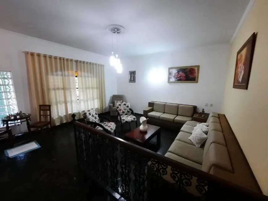 Casa com 3 quartos à venda e para alugar, 347m2 em Parque Residencial Presidente Médici, Itu - SP - imagem 4 Foto 4 de Casa com 3 quartos à venda e para alugar, 347m2 em Parque Residencial Presidente Médici, Itu - SP