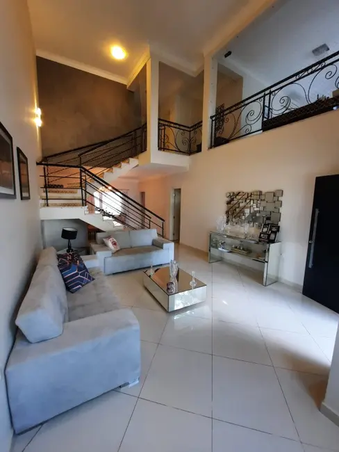 Casa de Condomínio com 3 quartos à venda, 209m2 em Parque do Varvito, Itu - SP - imagem 4 Foto 4 de Casa de Condomínio com 3 quartos à venda, 209m2 em Parque do Varvito, Itu - SP