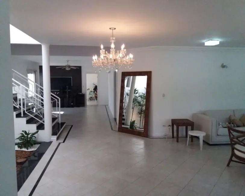 Casa com 4 quartos para alugar, 300m2 em Salto - SP - imagem 1 Foto 1 de Casa com 4 quartos para alugar, 300m2 em Salto - SP