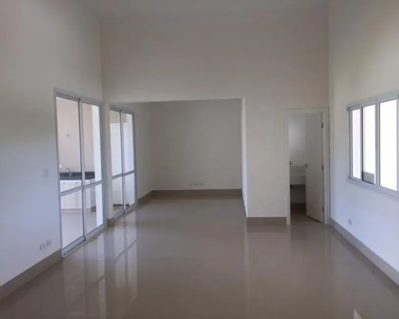 Foto 2 de Casa com 4 quartos à venda, 234m2 em Itapecerica, Salto - SP