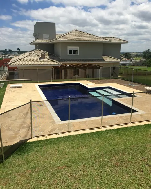 Foto 1 de Casa com 4 quartos à venda, 334m2 em Salto - SP