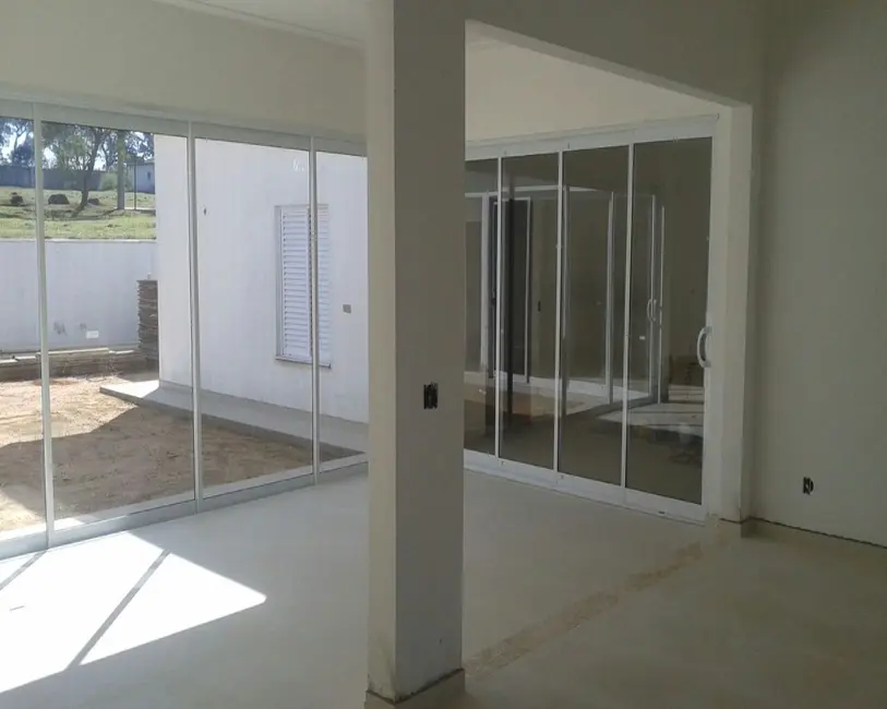 Foto 1 de Casa com 3 quartos à venda, 250m2 em Salto - SP