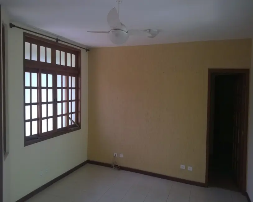 Foto 2 de Casa com 3 quartos à venda, 231m2 em Jardim Faculdade, Itu - SP