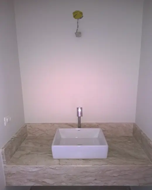 Foto 2 de Casa com 3 quartos à venda, 205m2 em Salto - SP